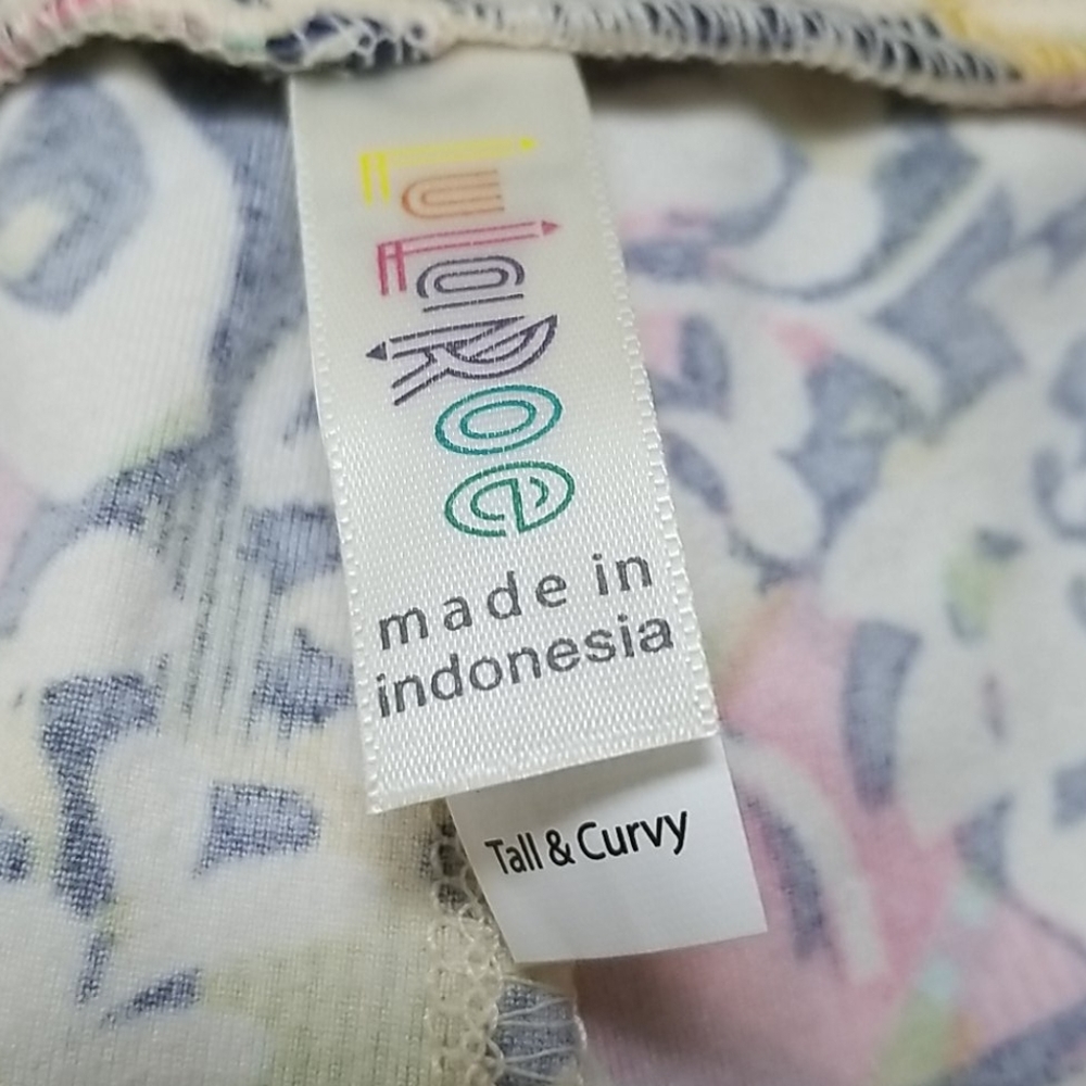 LuLaRoe Tall & Curvy Leggings